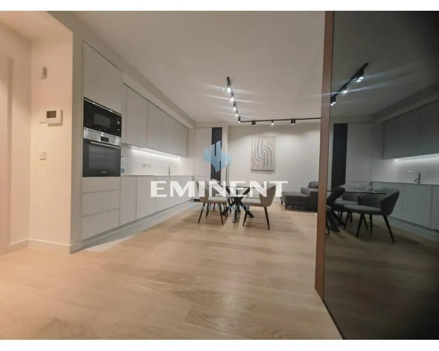 Rent, four bedroom apartment, 120m², Savski Venac, Beograd