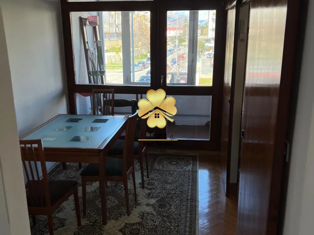 Izdavanje, dvosoban stan, 76m², Stari Aerodrom, Podgorica