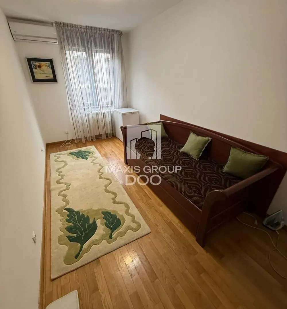 Izdavanje, trosoban stan, 81m², Čubura, Beograd