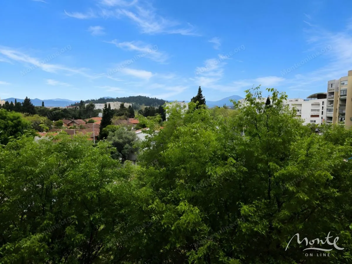 Prodaja, dvosoban stan, 75m², Baston, Podgorica