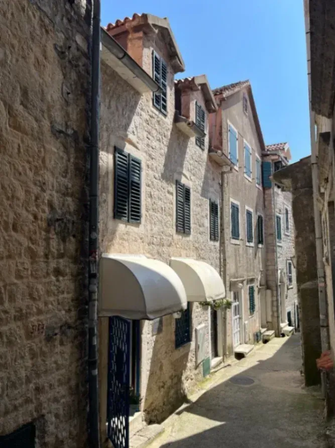 Prodaja, kuća, 240m², Stari Grad, Herceg Novi