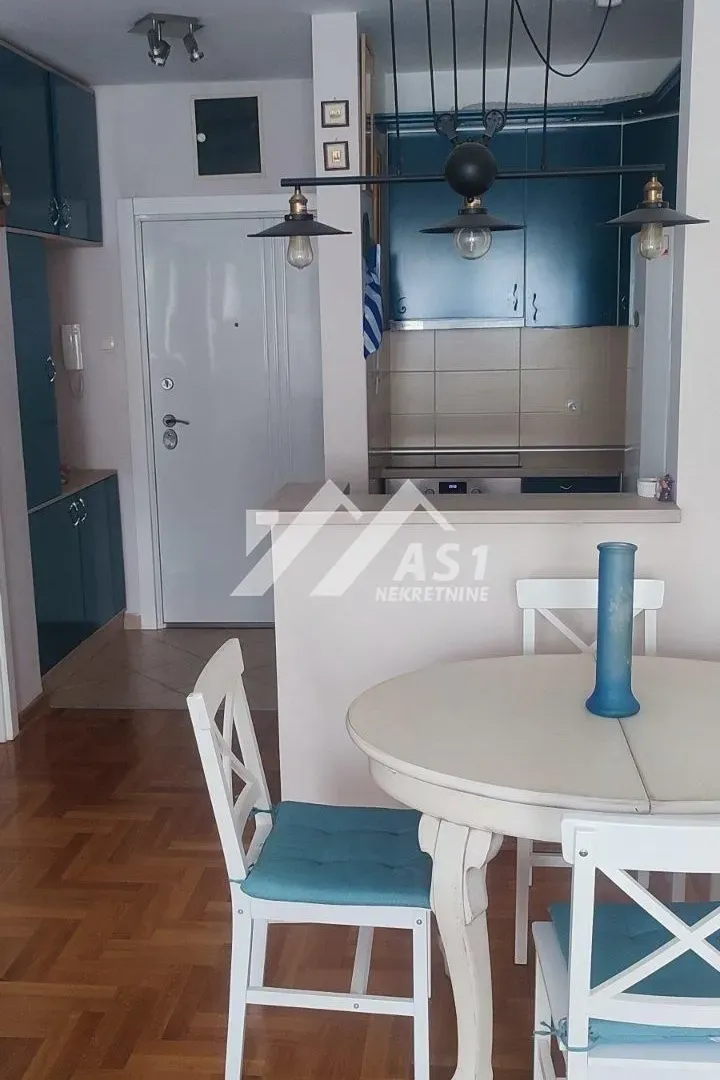 Izdavanje, dvosoban stan, 53m², Grbavica, Novi Sad Sve Podlokacije