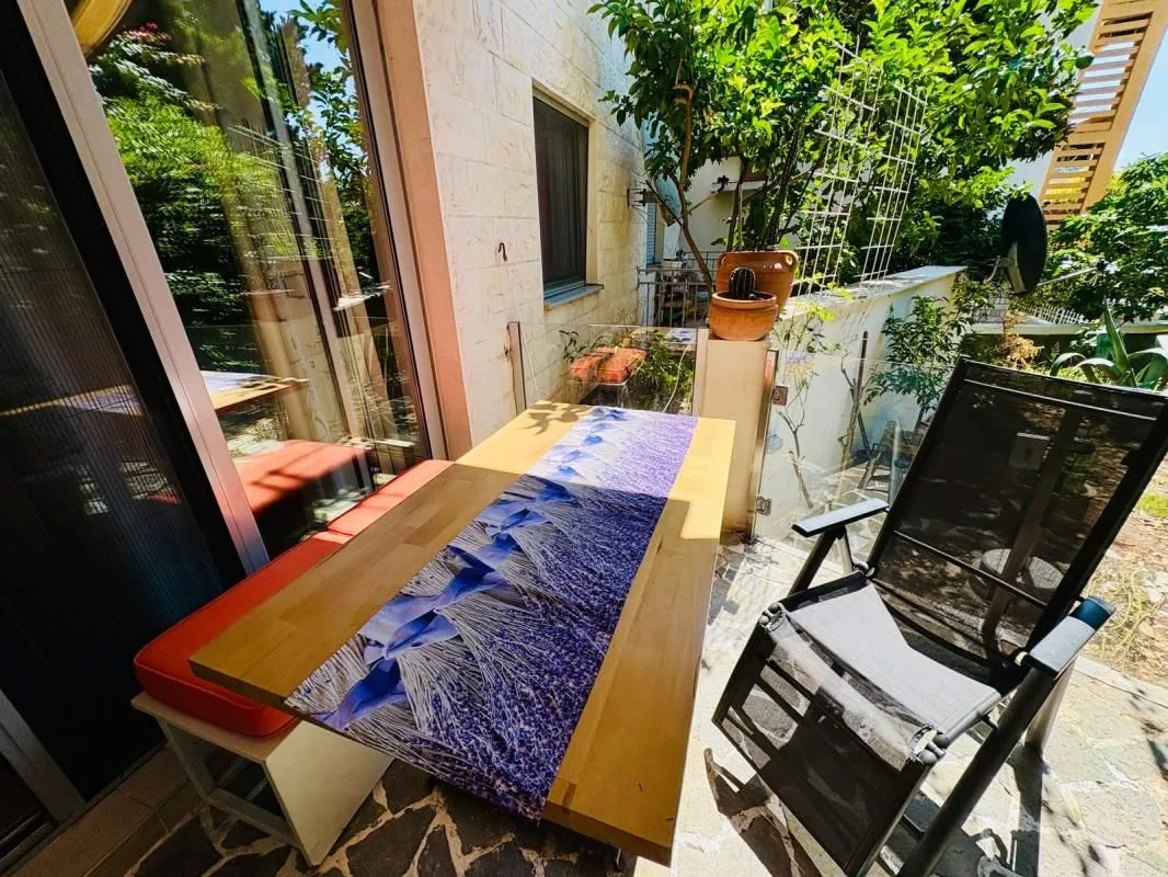 Sale, one bedroom apartment, 50m², Petrovac, Budva