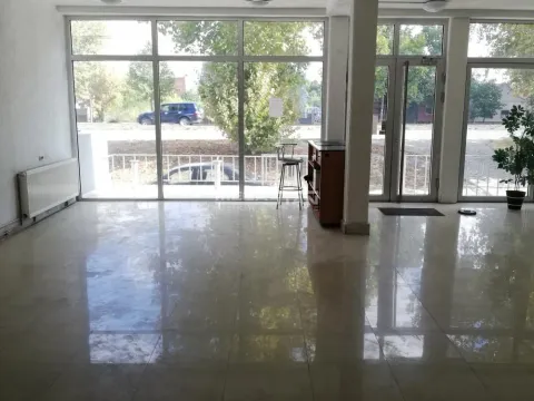 Poslovni prostor in Vojlovica