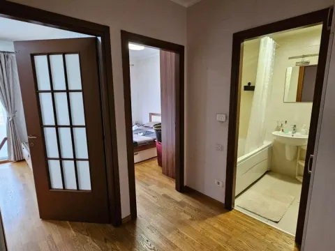 Izdavanje, jednosoban stan, 51m², City Kvart, Podgorica - image 5