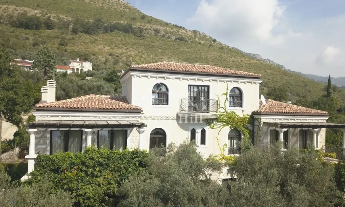 Sale, house, 550m², Reževići, Budva