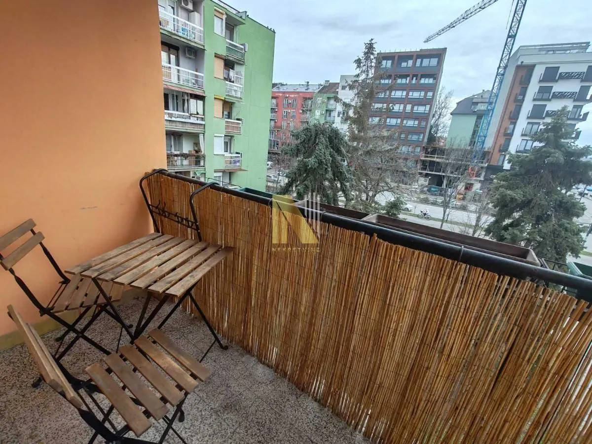 Izdavanje, dvosoban stan, 46m², Železnička Stanica, Novi Sad Sve Podlokacije