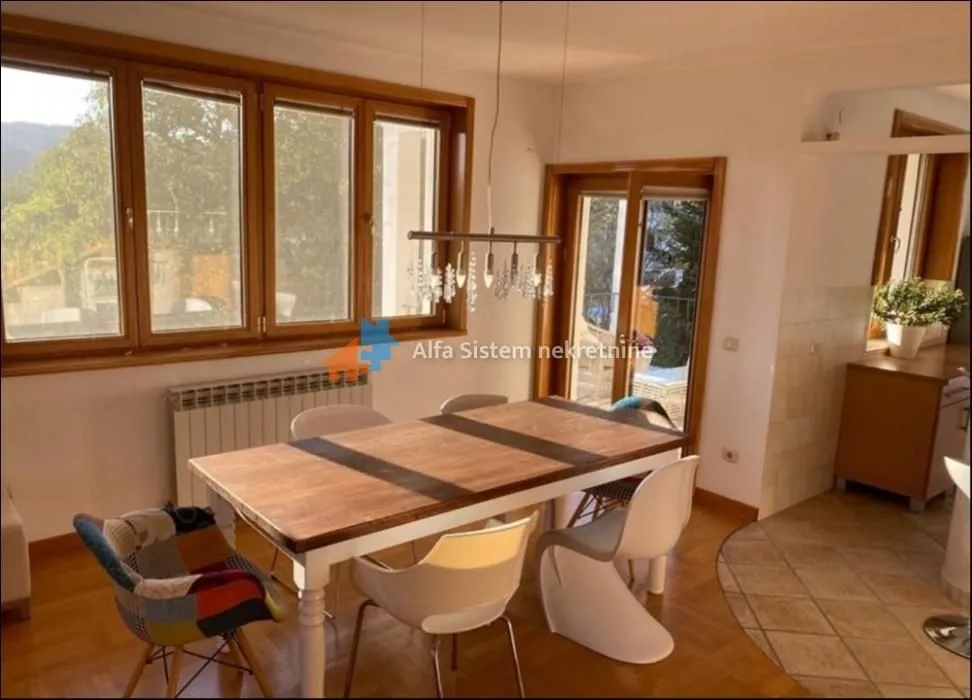 Rent, four bedroom apartment, 250m², Savski Venac, Beograd