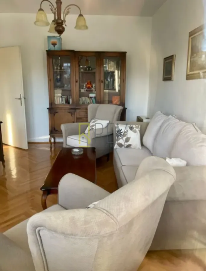 Prodaja, dvosoban stan, 65m², Drpe Mandića, Podgorica
