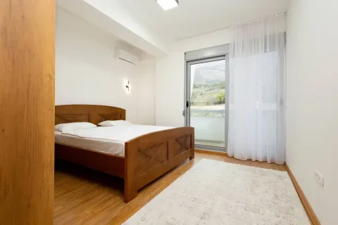 Rent, three bedroom apartment, 129m², Centar, Bar - image 2