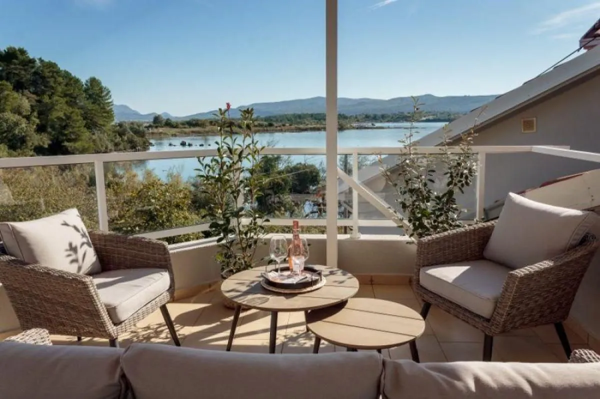 Rent, three bedroom apartment, 150m², Tivat, Crna Gora