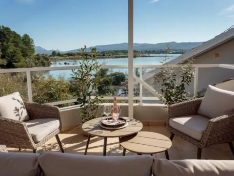 Rent, three bedroom apartment, 150m², Tivat, Crna Gora