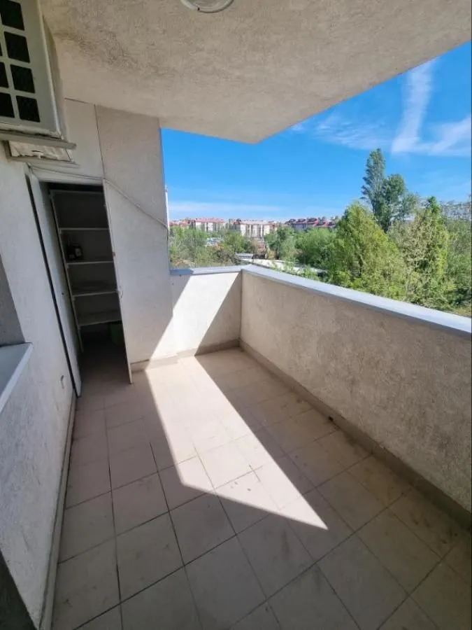 Izdavanje, jednosoban stan, 53m², Bulevar patrijarha Pavla, Novi Sad Sve Podlokacije