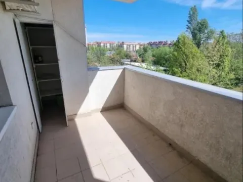 Izdavanje, jednosoban stan, 53m², Bulevar patrijarha Pavla, Novi Sad Sve Podlokacije - image 11