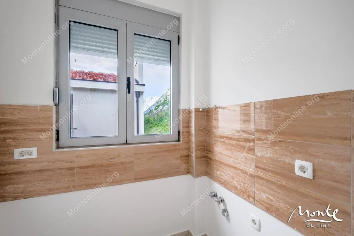 Prodaja, trosoban stan, 103m², Dobrota, Kotor