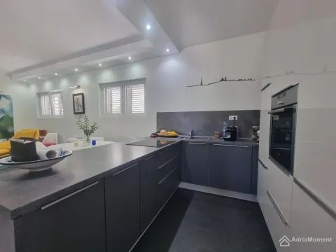 Sale, house, 239m², Kavač, Kotor - image 3