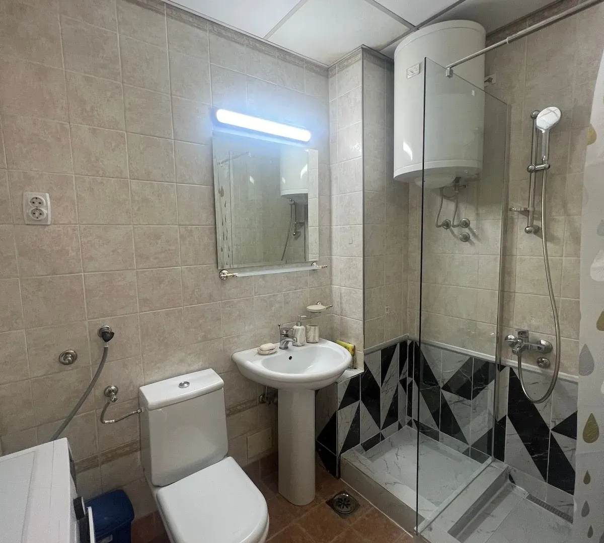 Izdavanje, četvorosoban stan, 106m², Aleksinac, Niš