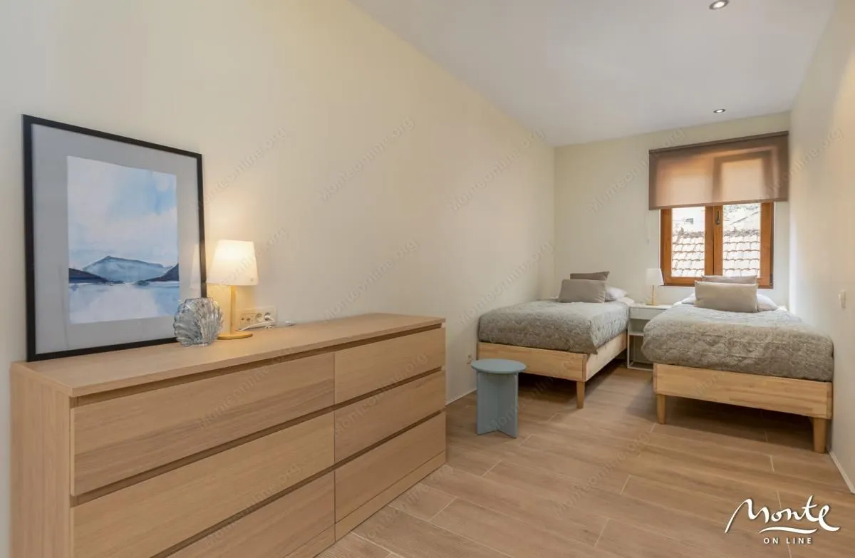 Sale, house, 110m², Kotor, Crna Gora
