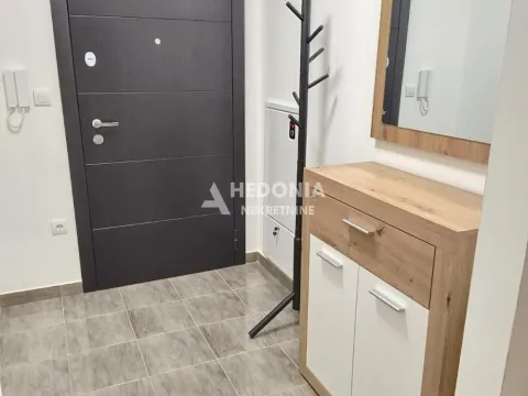 Rent, one bedroom apartment, 35m², Zemun Cara Dušana, Zemun Sve Podlokacije - image 9