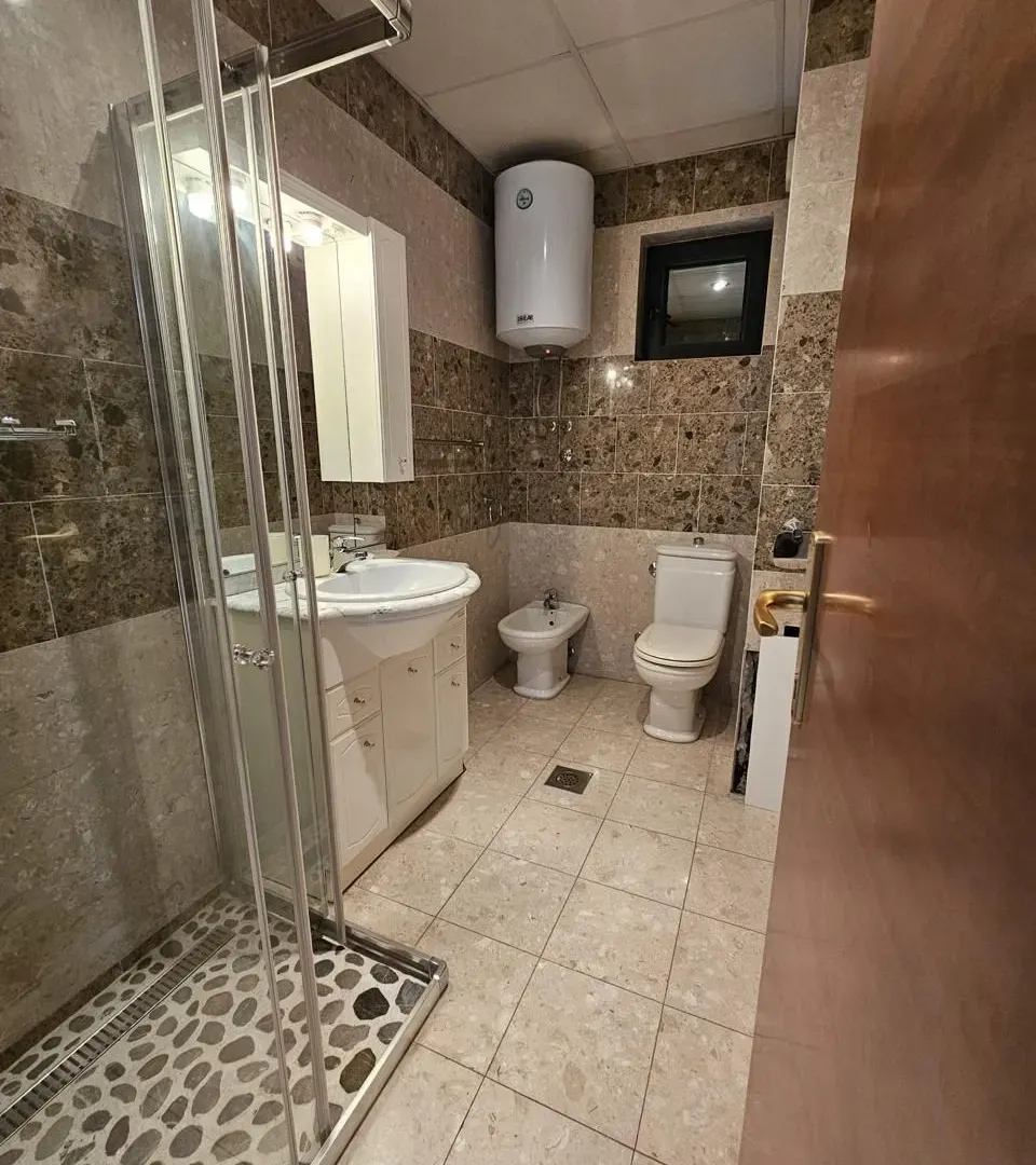Izdavanje, stan, 149m², Pržno, Budva