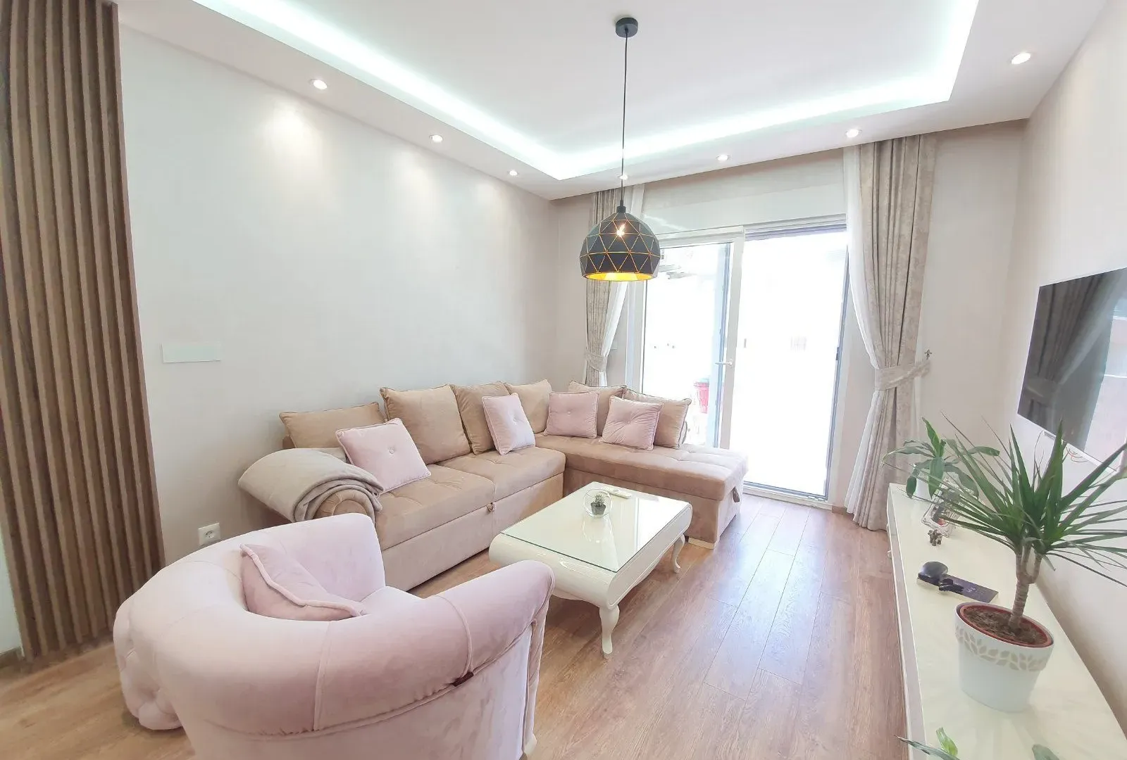 Prodaja, dvosoban stan, 67m², Budva, Crna Gora