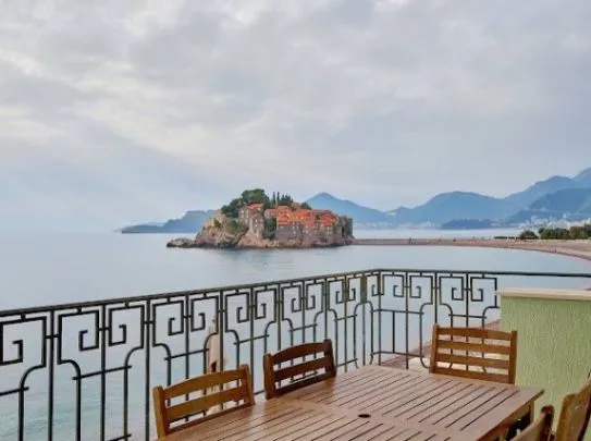 Prodaja, četvorosoban stan, 131m², Sveti Stefan, Budva