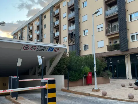 Prodaja, jednosoban stan, 46m², City Kvart, Podgorica - image 14