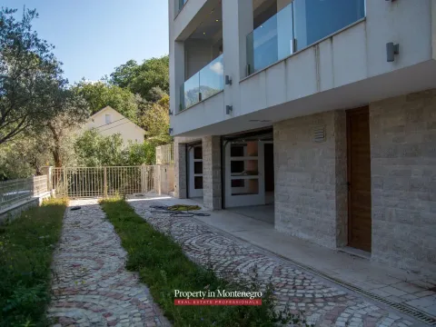 Prodaja, kuća, 585m², Stoliv, Kotor - image 50