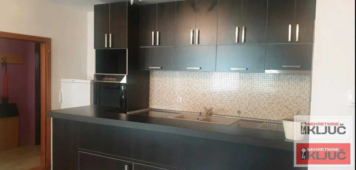 Izdavanje, jednosoban stan, 47m², Socijalno, Novi Sad Sve Podlokacije