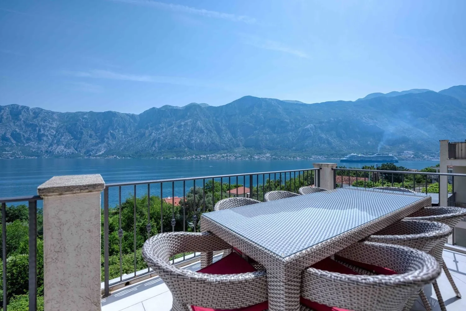 Sale, three bedroom apartment, 167m², Prčanj, Kotor
