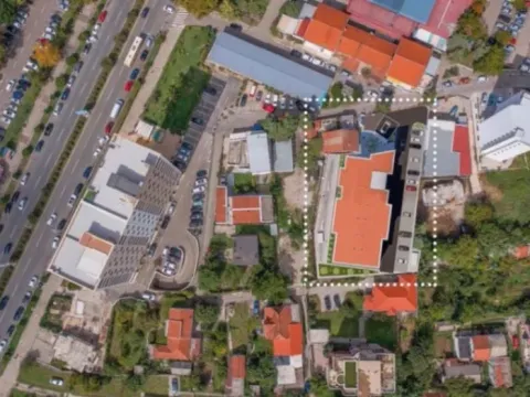 Prodaja, dvosoban stan, 74m², Centar, Bar - image 9