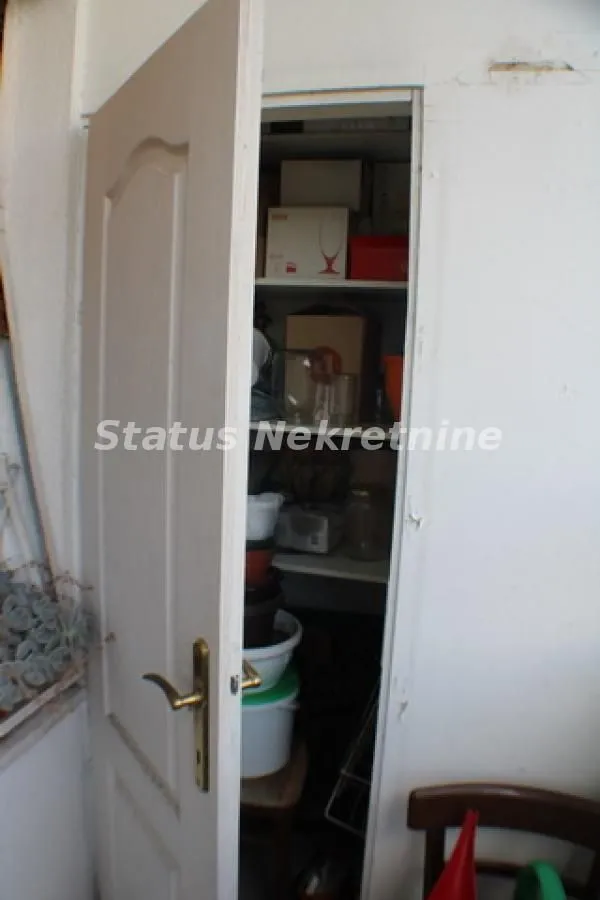 Prodaja, dvosoban stan, 77m², Grbavica, Novi Sad Sve Podlokacije