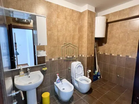 Prodaja, četvorosoban stan, 220m², Preko Morače, Podgorica - image 23