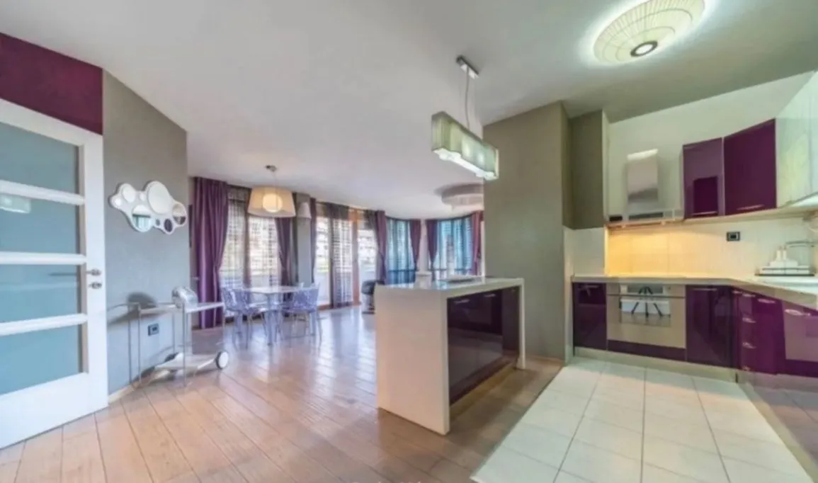 Izdavanje, trosoban stan, 140m², Preko Morače, Podgorica