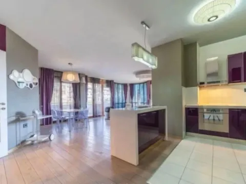 Izdavanje, trosoban stan, 140m², Preko Morače, Podgorica - image 5