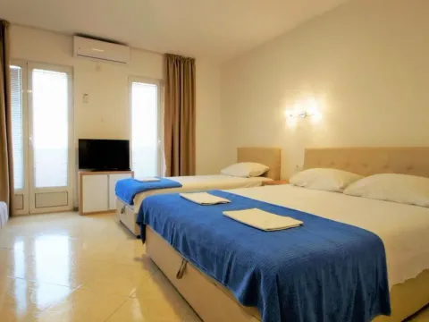 Rent, studio apartment, 30m², Bečići, Budva - image 6