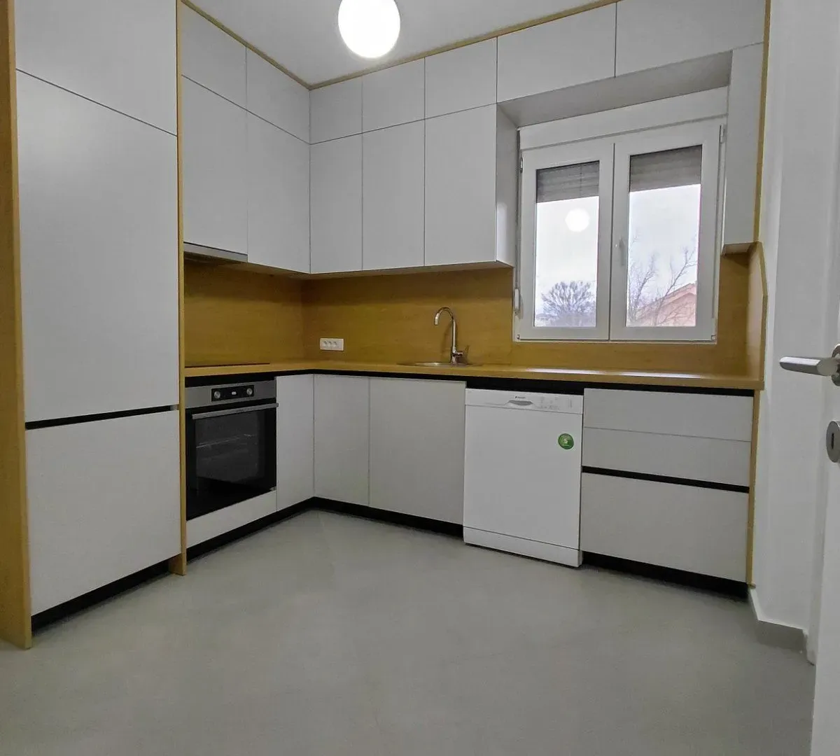 Rent, house, 200m², Gornja Gorica, Podgorica
