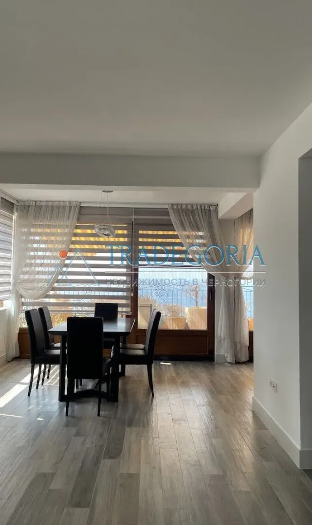 Prodaja, četvorosoban stan, 222m², Dobra Voda, Bar