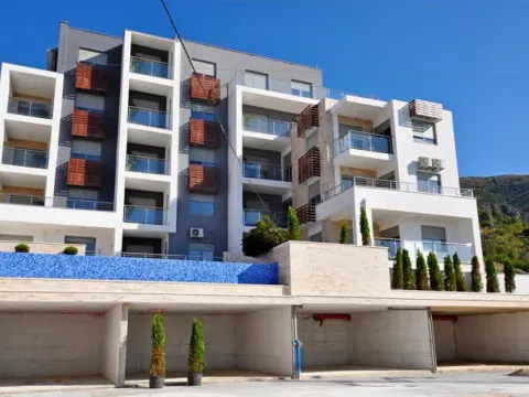 Prodaja, stan, 44m², Tivat, Crna Gora - image 9