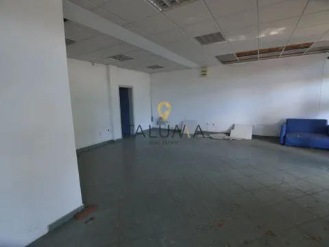 Izdavanje, poslovni prostor, 77m², Stara Varoš, Podgorica - image 2