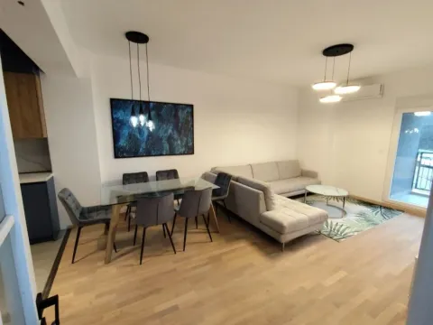 Izdavanje, dvosoban stan, 79m², Malo Brdo, Podgorica - image 1