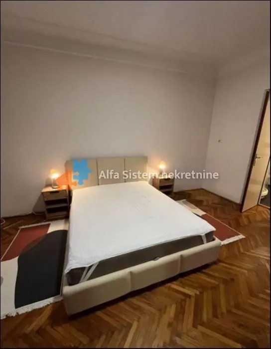 Izdavanje, trosoban stan, 120m², Stari Grad, Beograd