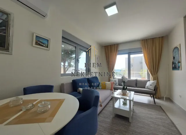 Izdavanje, jednosoban stan, 46m², Pod Kuk, Tivat