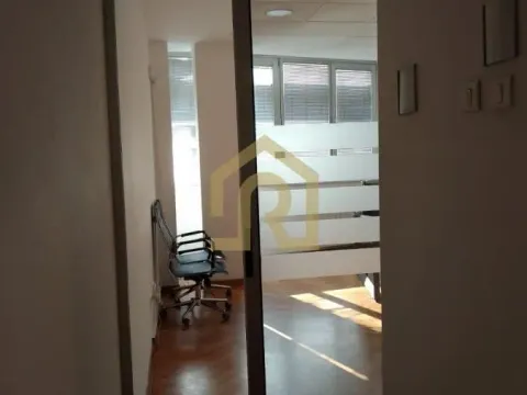 Izdavanje, poslovni prostor, 207m², Stari Grad, Beograd - image 8