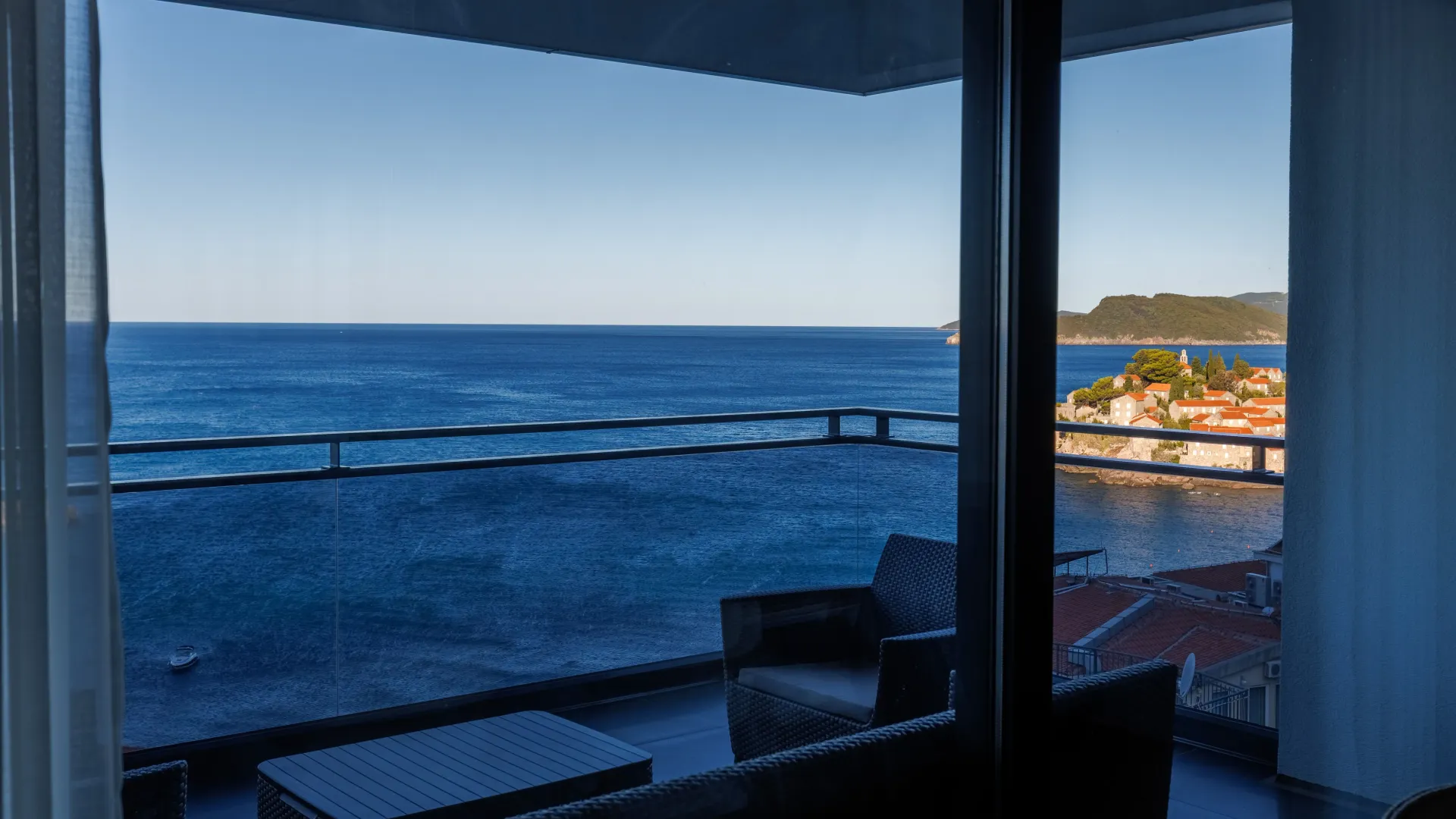 Sale, two bedroom apartment, 162m², Sveti Stefan, Budva