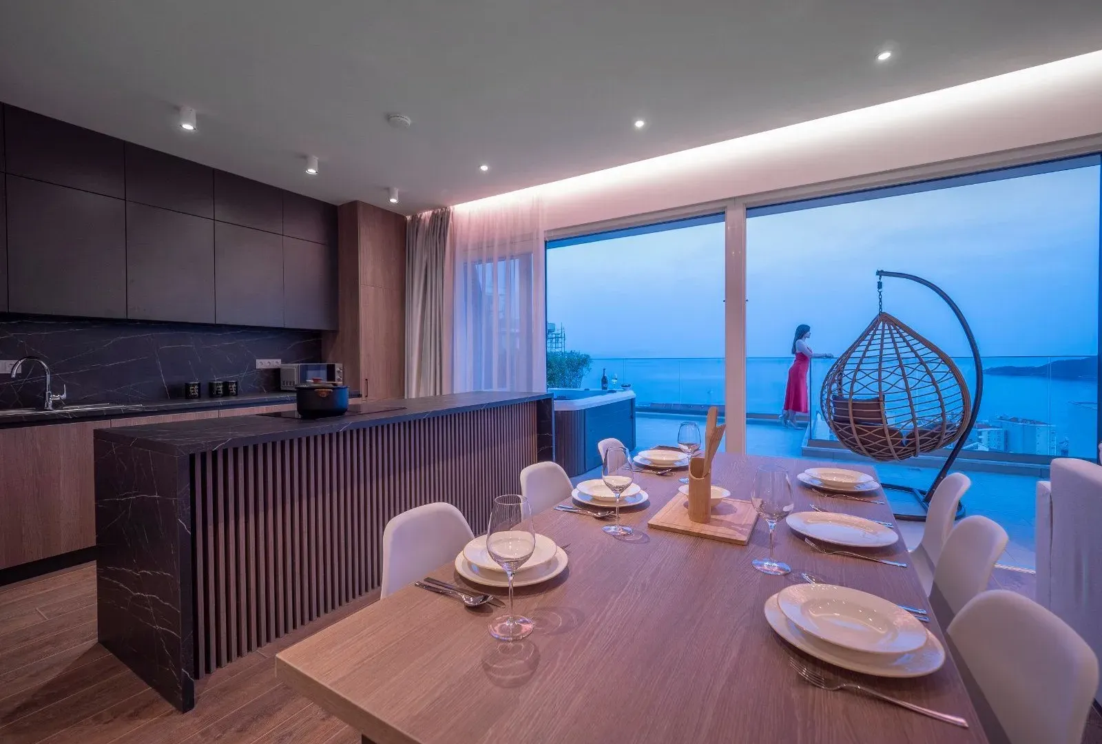 Sale, two bedroom apartment, 140m², Bečići, Budva