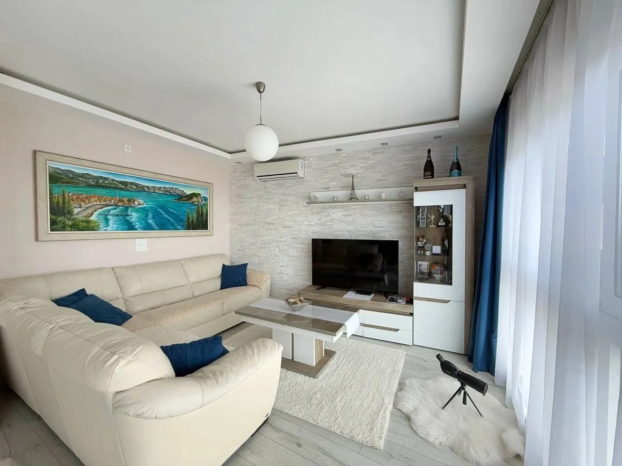 Rent, two bedroom apartment, 60m², Bečići, Budva