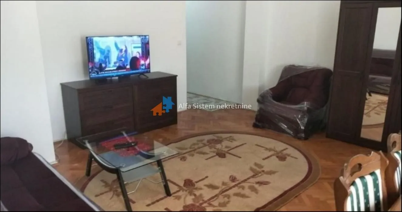 Izdavanje, trosoban stan, 80m², Savski Venac, Beograd