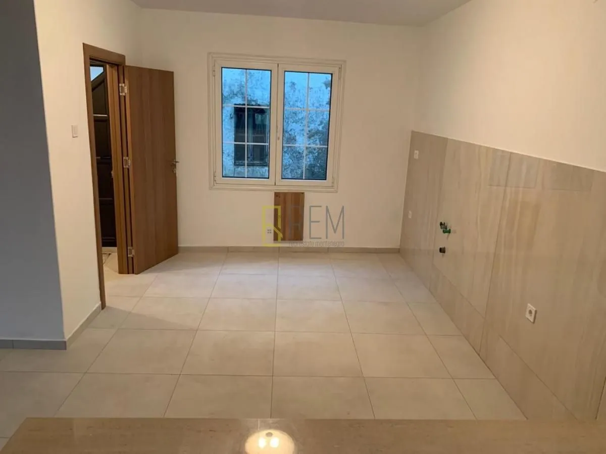 Prodaja, kuća, 100m², Stara Varoš, Podgorica