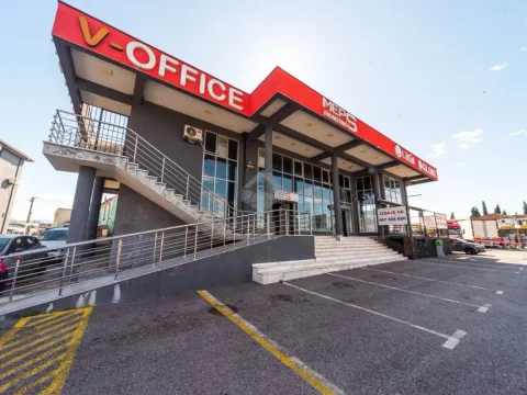 Poslovni prostor in Zeta